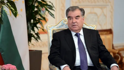 Kahoot! characters on podium on Macbook screen